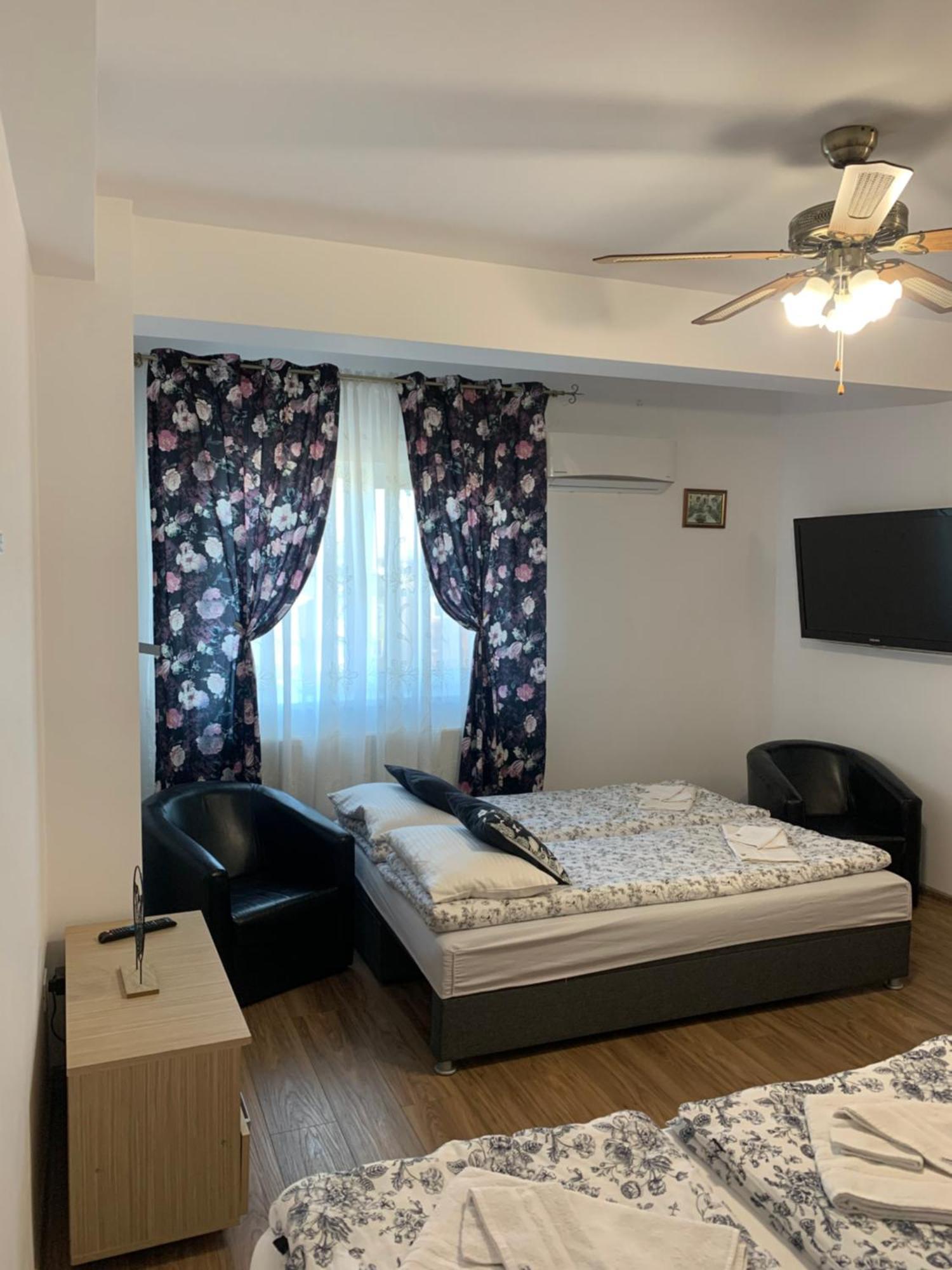 Criss Home Bulevard Alba Iulia Buitenkant foto